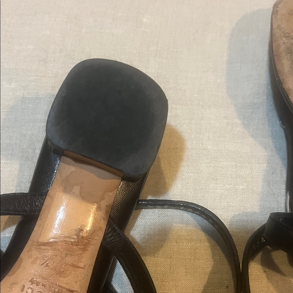Gucci Black Leather Sandals with Silver Accents - Picture 8 of 9
